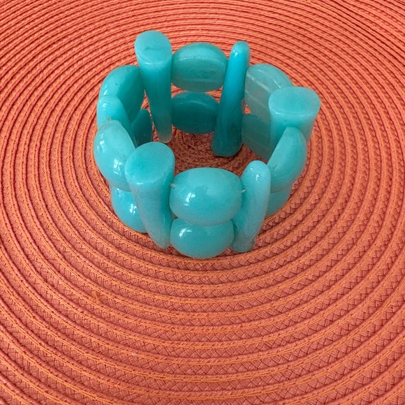 Turquoise Lucite Beaded Stretch Bracelet - Picture 4 of 5